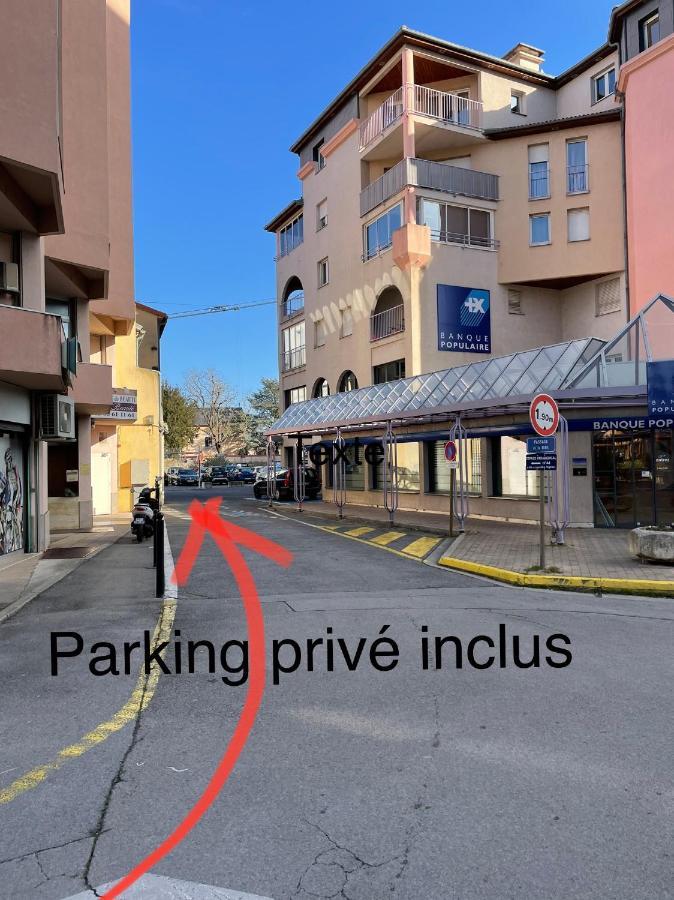 Apartamento T2 Plein Centre Au 1Er Etage Avec Parking Prive Millau Exterior foto