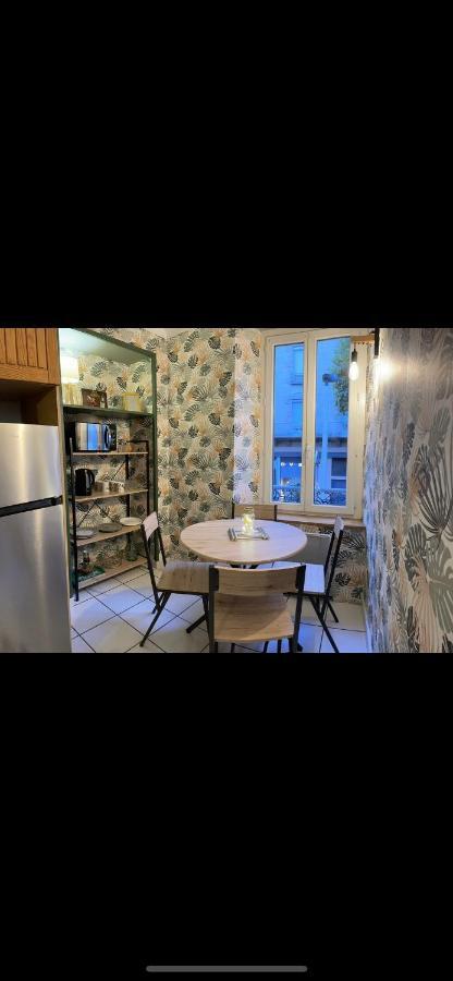 Apartamento T2 Plein Centre Au 1Er Etage Avec Parking Prive Millau Exterior foto