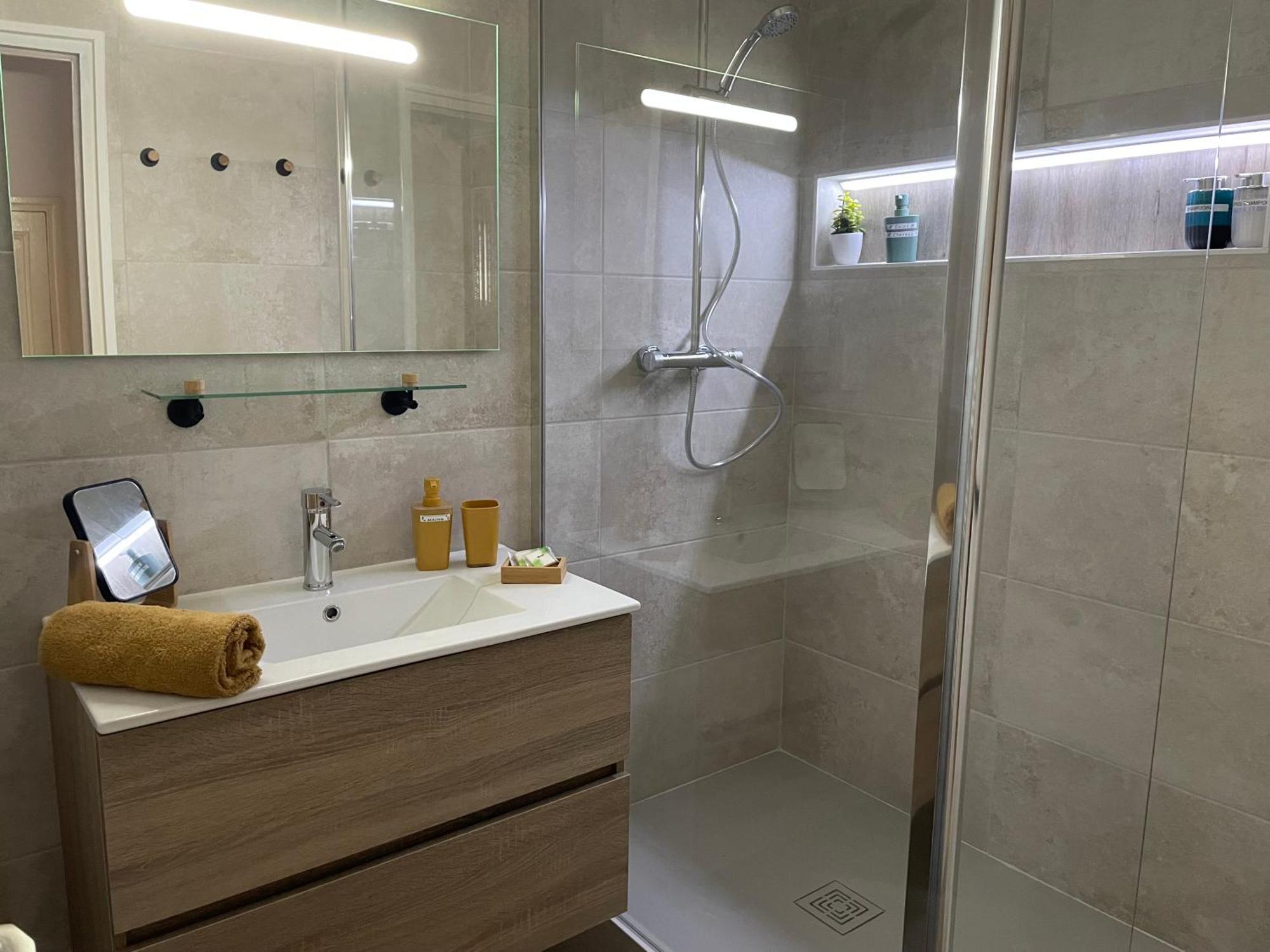 Apartamento T2 Plein Centre Au 1Er Etage Avec Parking Prive Millau Exterior foto